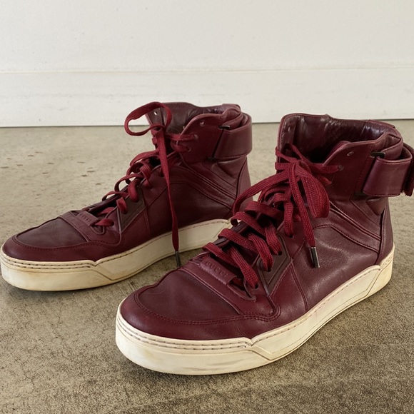 Red Gucci leather high tops - Picture 4 of 7